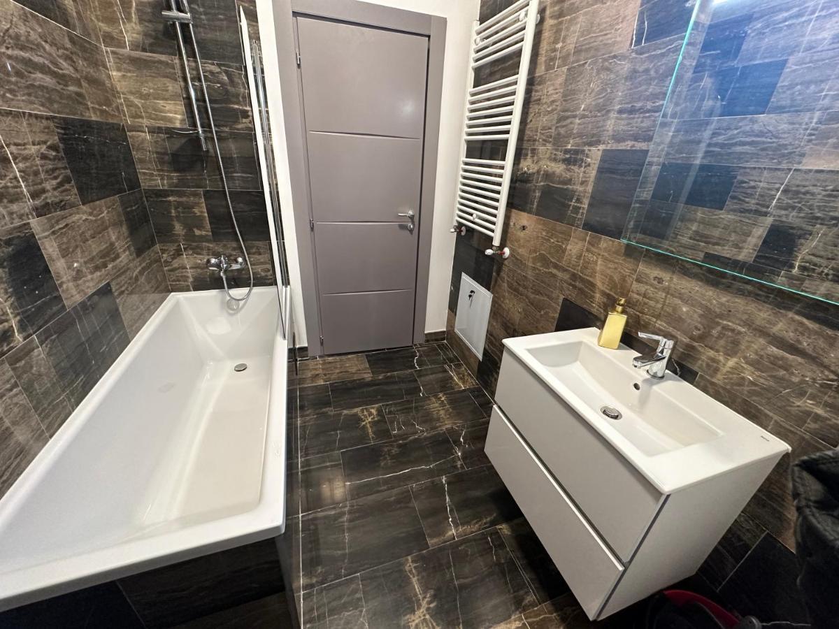 Industrial Touch - Designed Apartamento Iasi Exterior foto